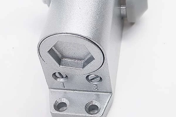 Metal casing refuses to leak oil