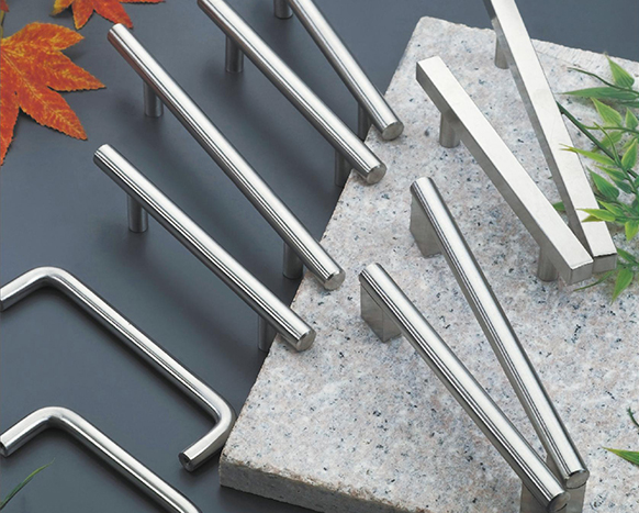 Furniture handles